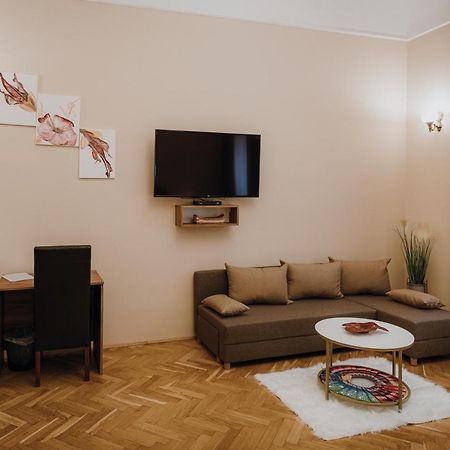 Dozsa Apartman Szeged Exteriör bild
