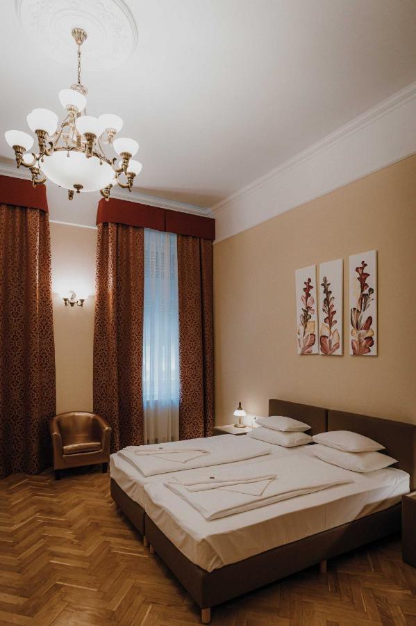 Dozsa Apartman Szeged Exteriör bild