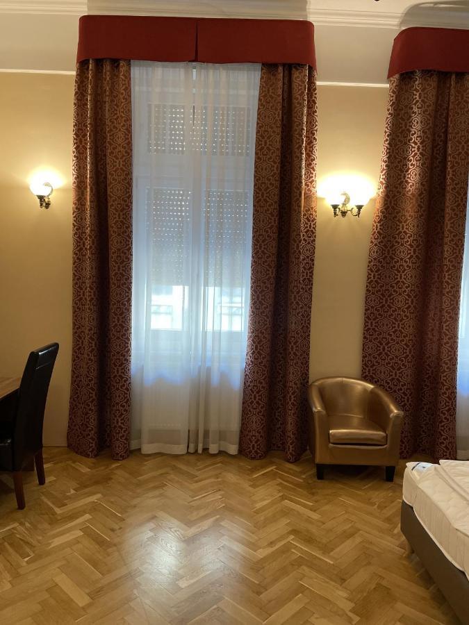 Dozsa Apartman Szeged Exteriör bild