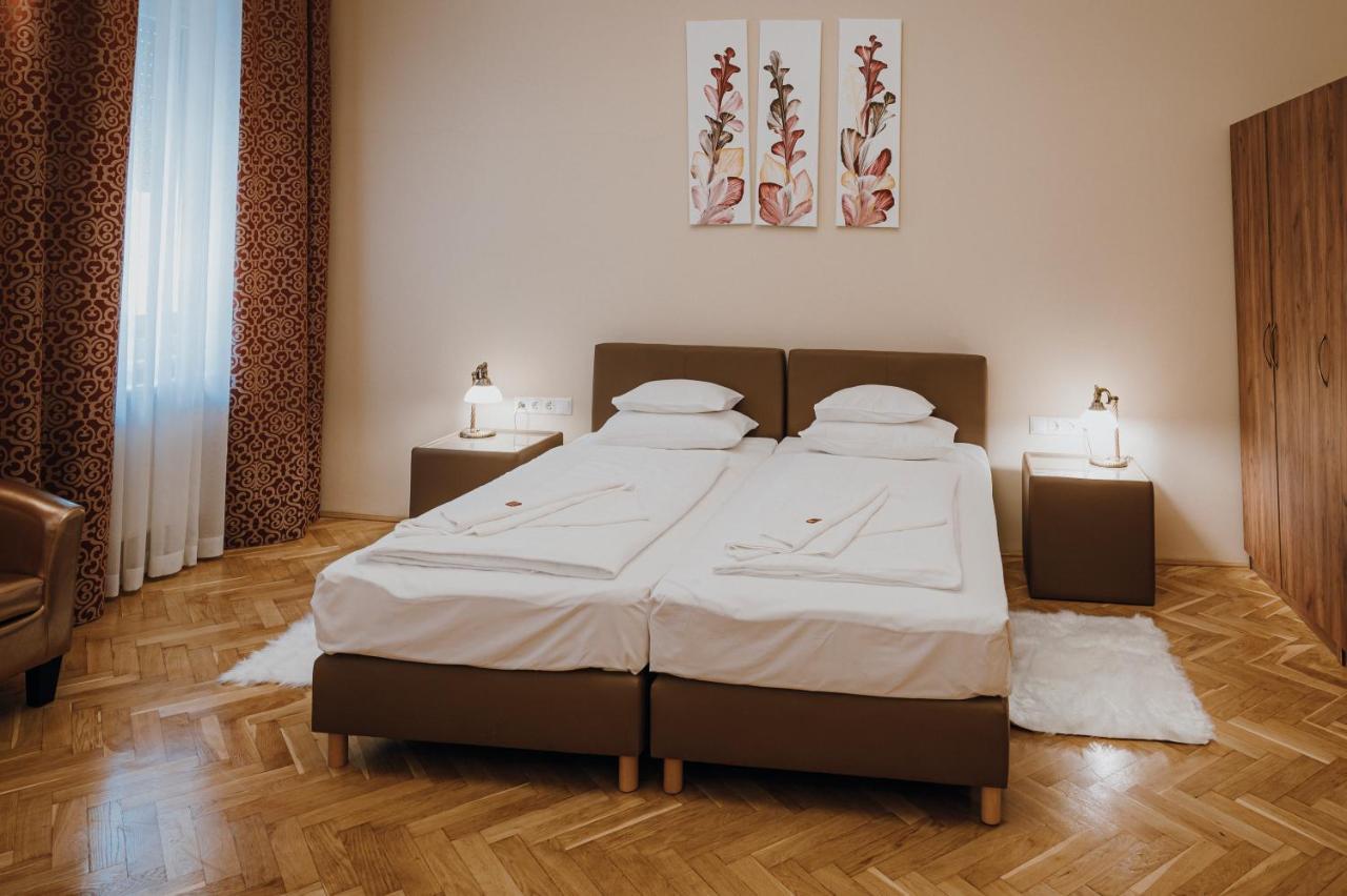 Dozsa Apartman Szeged Exteriör bild