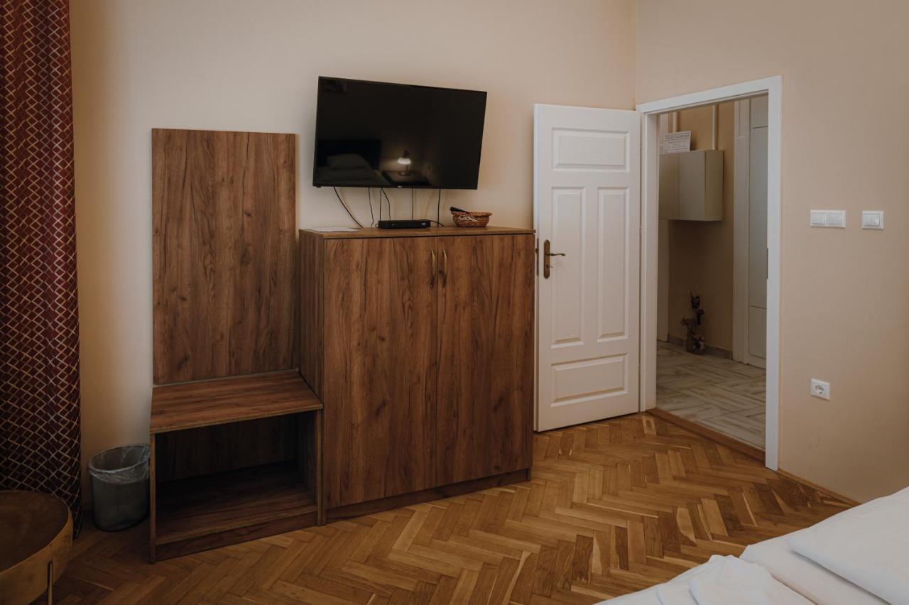 Dozsa Apartman Szeged Exteriör bild