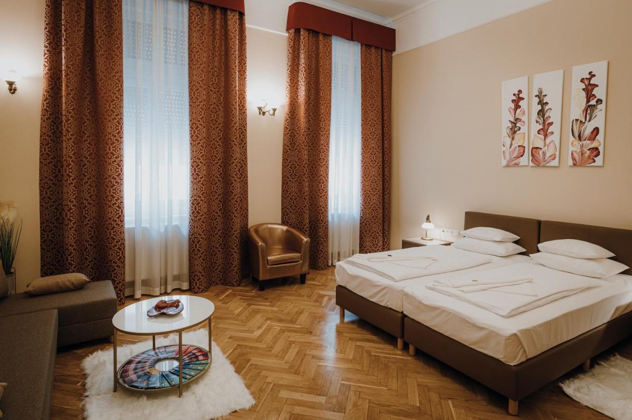 Dozsa Apartman Szeged Exteriör bild