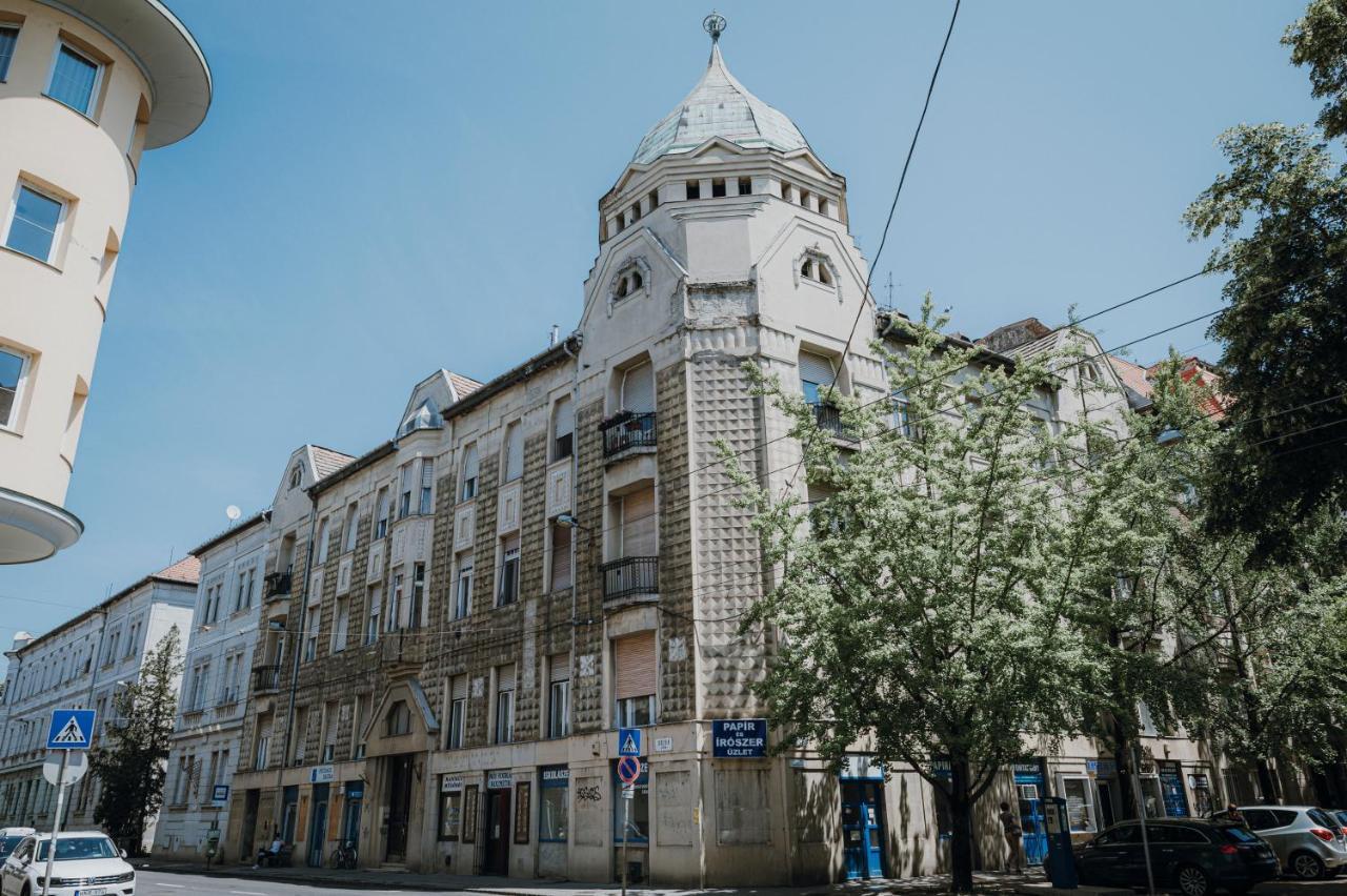 Dozsa Apartman Szeged Exteriör bild