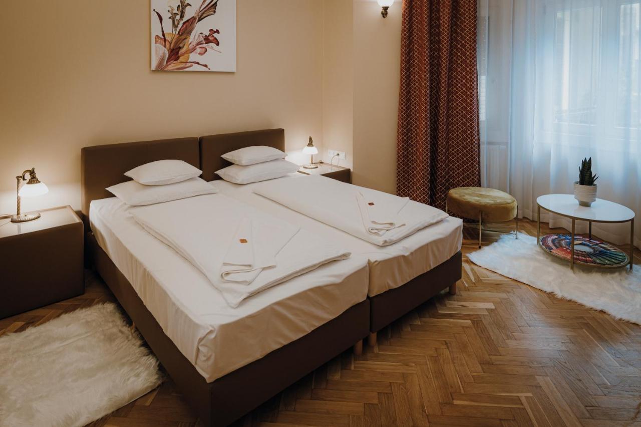 Dozsa Apartman Szeged Exteriör bild
