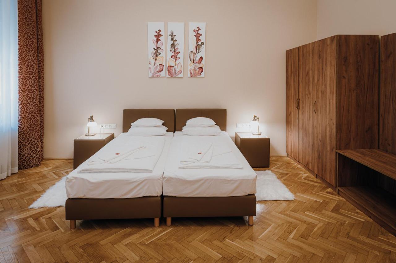 Dozsa Apartman Szeged Exteriör bild