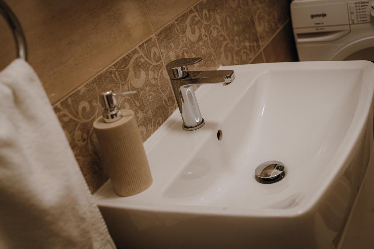 Dozsa Apartman Szeged Exteriör bild